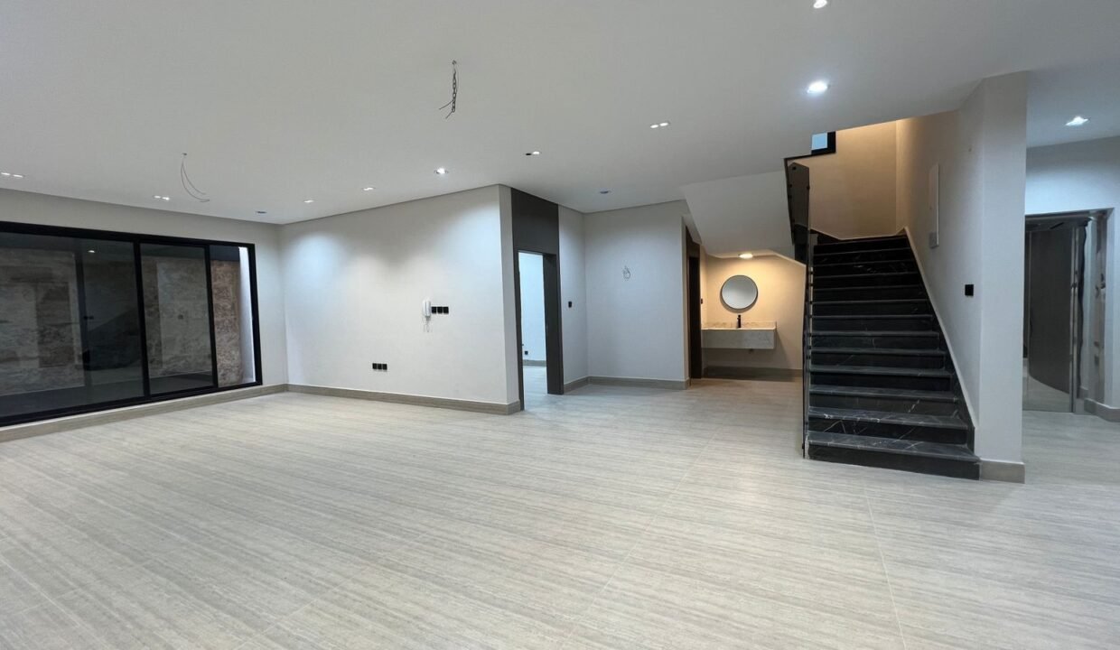 فلل مودرن دوبلكس للبيع في الفاخرية – واحة الشرقية تصميم عصري ومساحات ذكية11